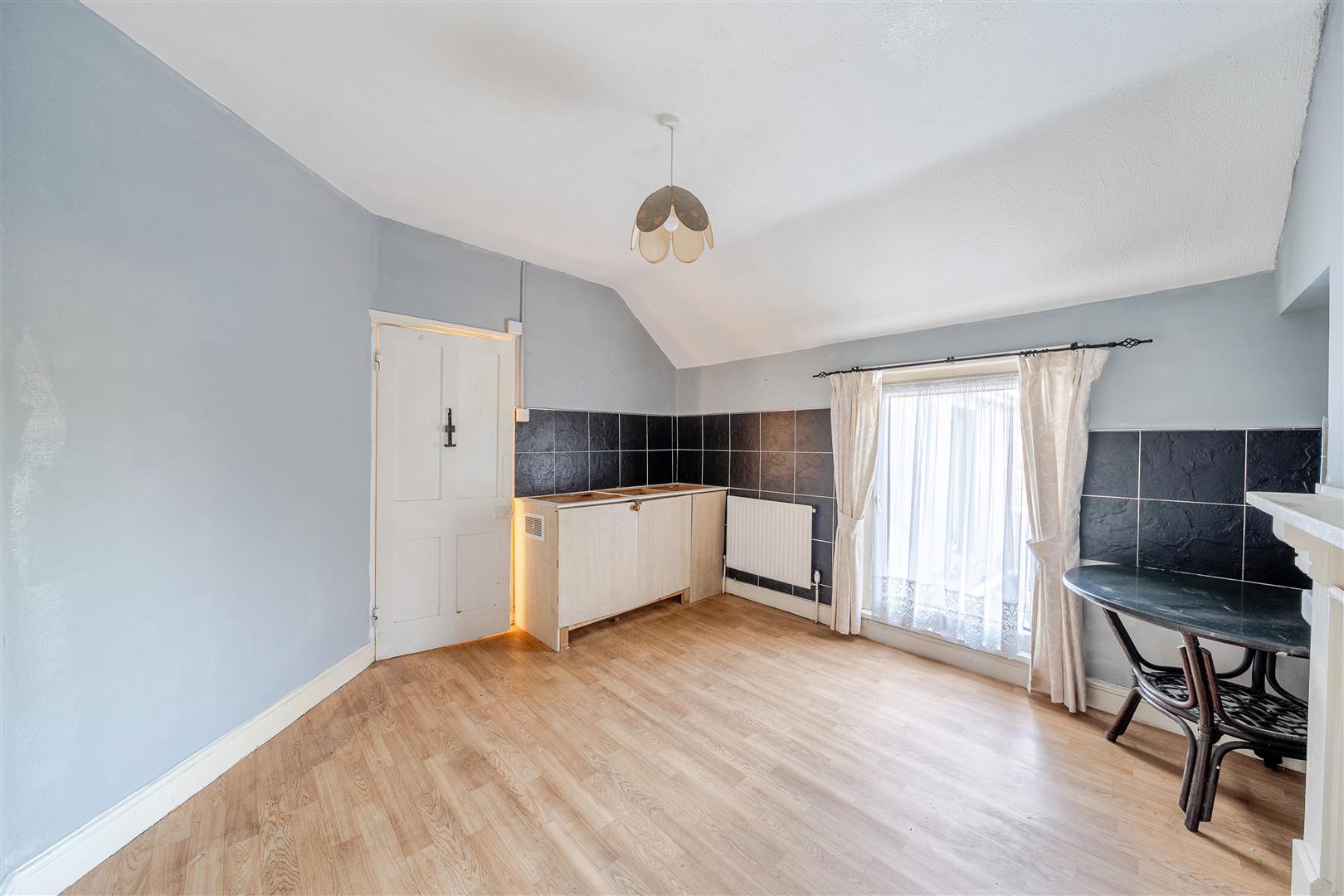 Carmarthen Road, Gendros, Swansea, SA5 8JH